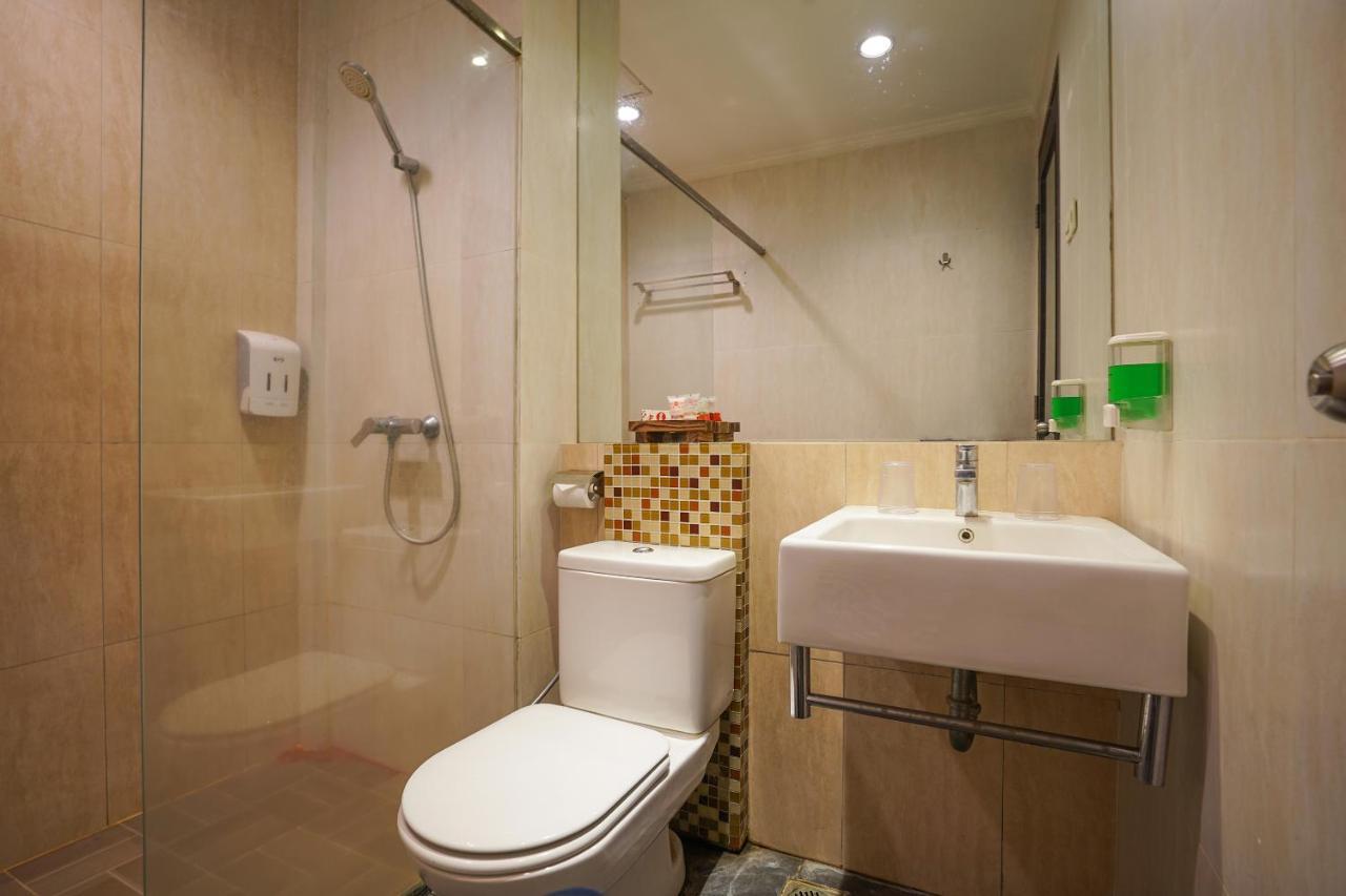 Oyo 197 Prime Royal Hotel Kapasari 외부 사진